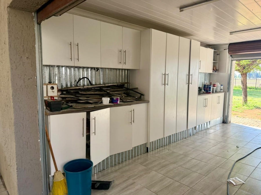 5 Bedroom Property for Sale in Bloemdal Free State
